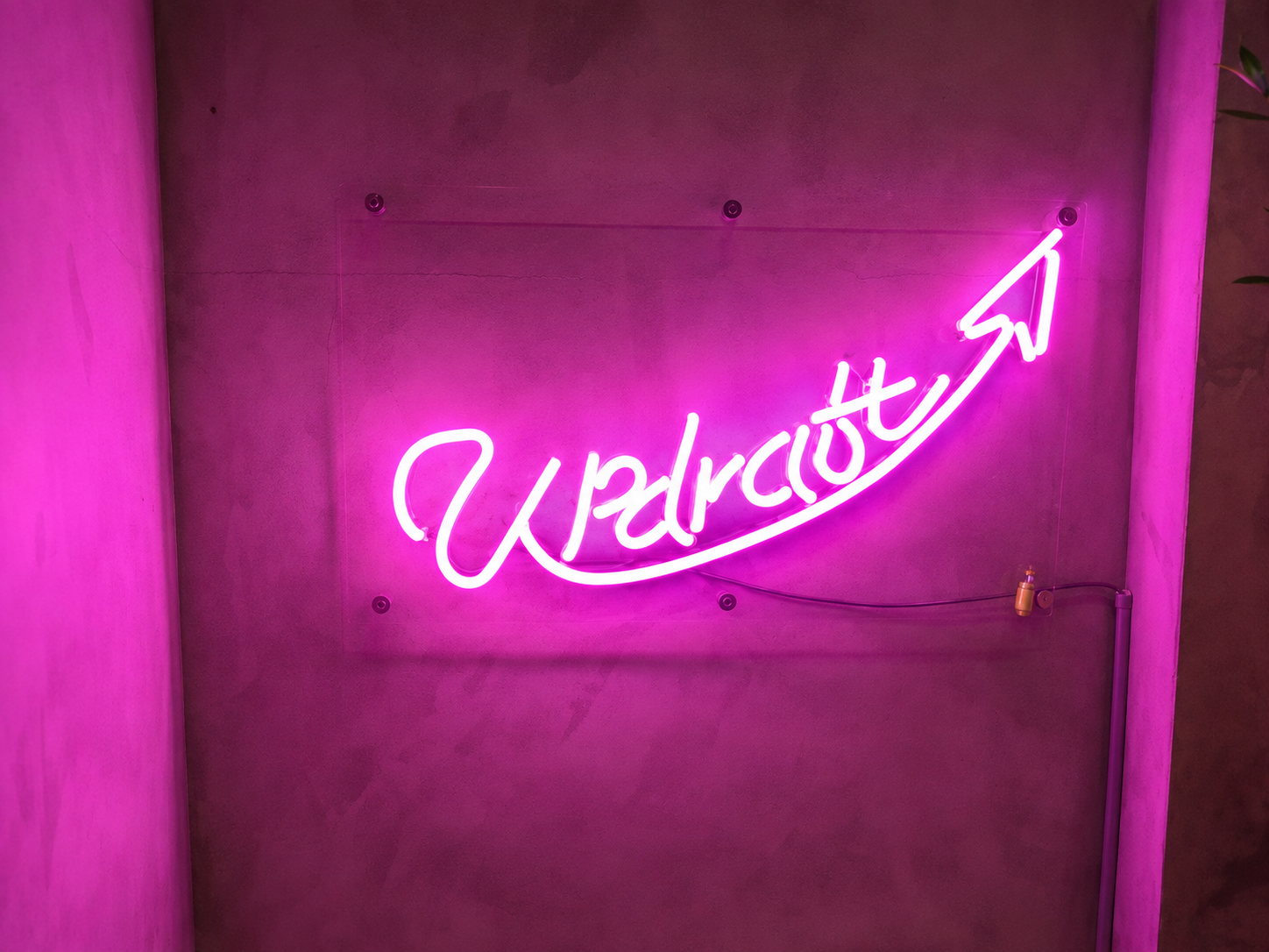 Updraftのネオンサイン